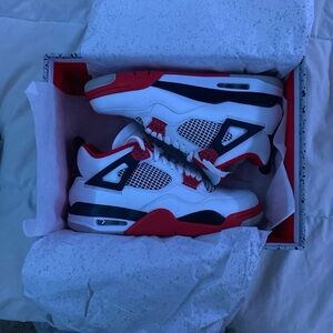 Clean Jordan 4 fire red